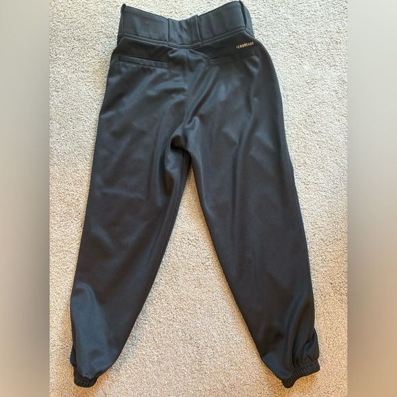 Boys Size M Adidas baseball pants. Good condition, slight thinning on right knee - Picture 2 of 3